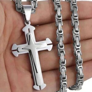 Minimalist 3-Layer Cross Pendant Necklace With Stainless Steel Chain